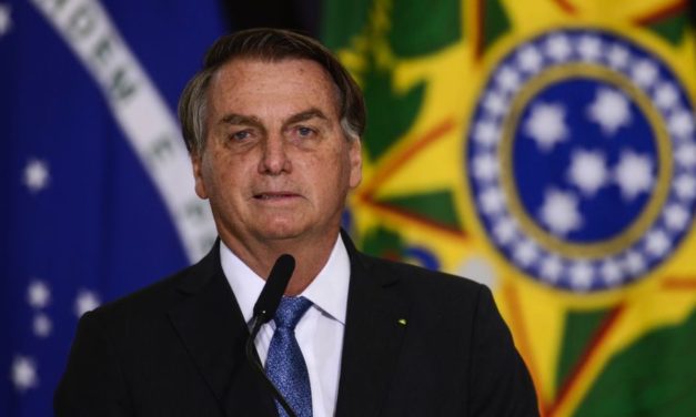 STJ arquiva inquérito contra médica acusada de ofender Bolsonaro com manifestação sobre “facada mal dada”