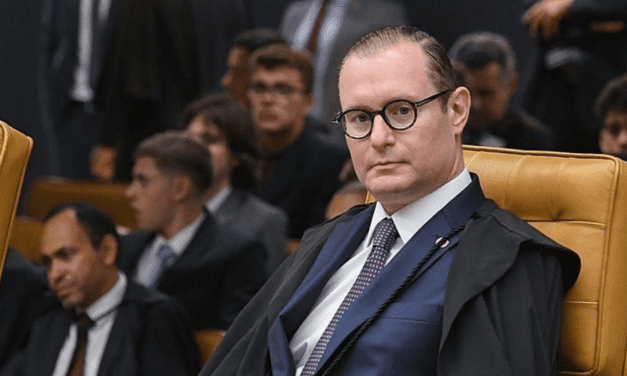 Revisão da vida toda: Ministro Cristiano Zanin vota pela correção de aposentadorias sem a necessidade de ação judicial