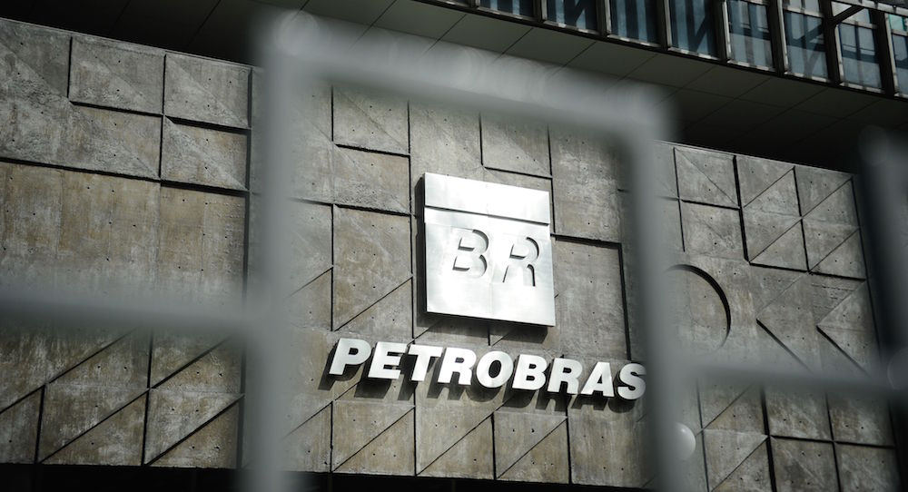 STF anula decisão do TST sobre cálculo de complementação de salários da Petrobras