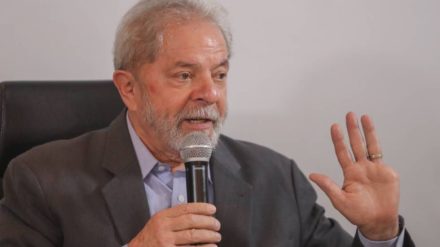 Fachin anula condenações de Lula e manda ações penais para Justiça Federal do DF