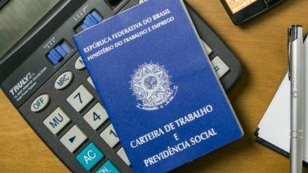 TRF3 confirma aposentadoria por invalidez a faxineira com doença ortopédica degenerativa