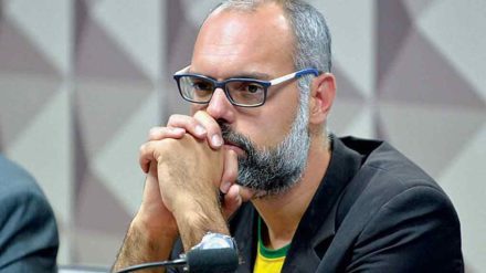 Ministro Alexandre de Moraes acolhe pedido da PF e determina prisão de Allan dos Santos