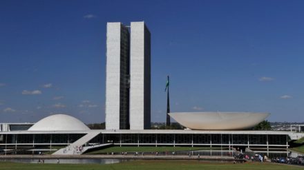 Senado analisa MP que reabre prazo para adesão de servidores a previdência complementar